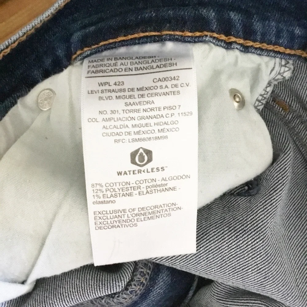 Levis Mens Jeans Size 38X32 Pants